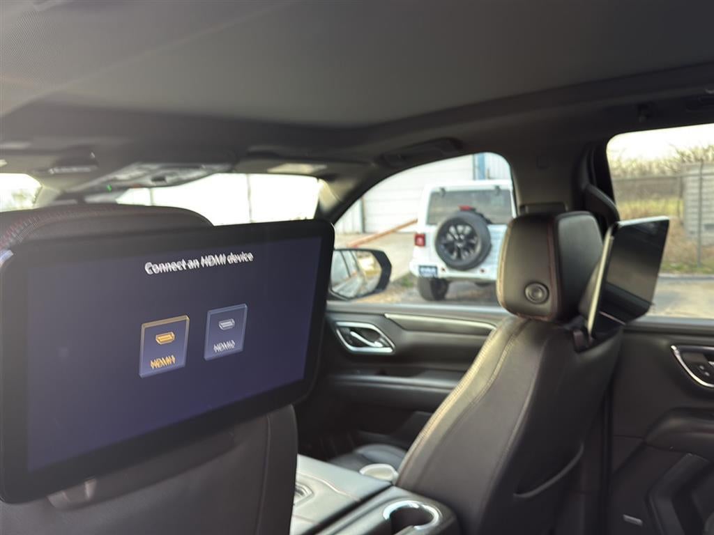 2023 Chevrolet Suburban RST