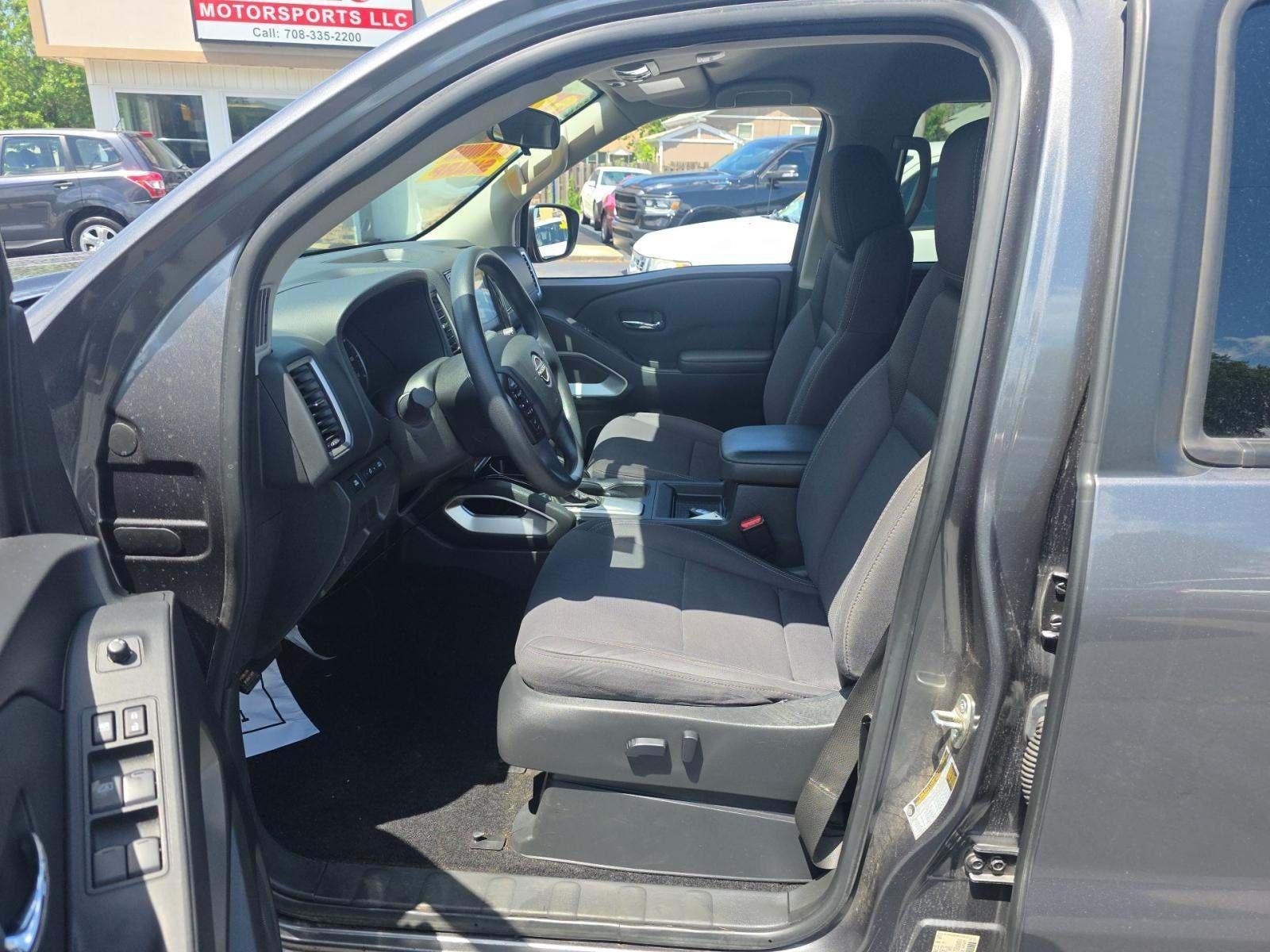 2022 Nissan FRONTIER SV