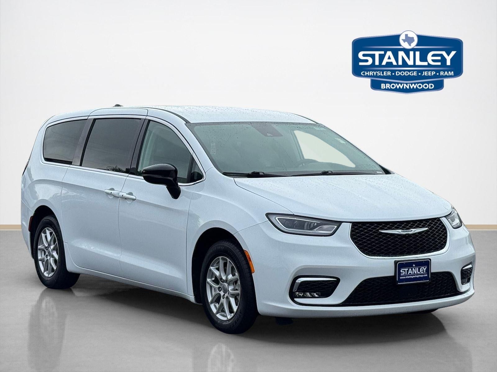 2024 Chrysler Pacifica Touring L's photo
