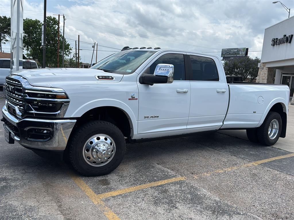 2026 RAM 3500 Limited/Longhorn 4X4 Crew Cab LWB's photo
