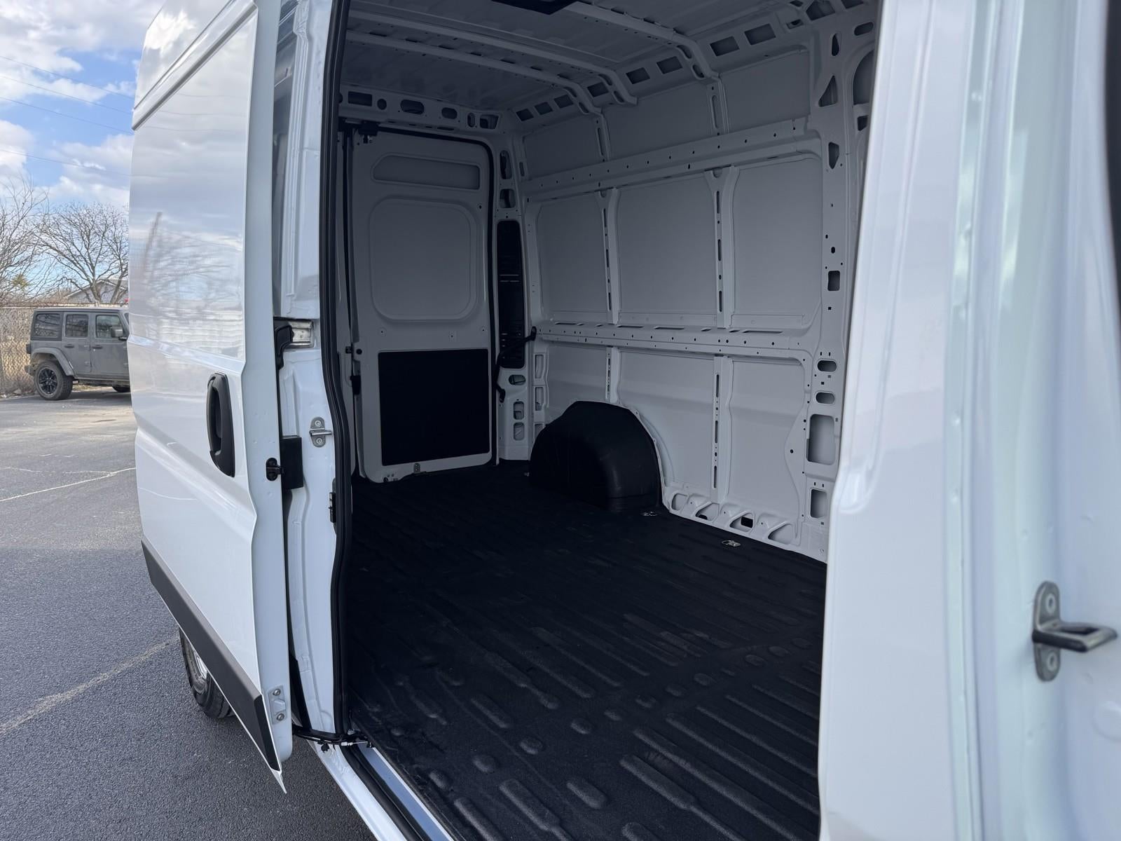 2026 RAM ProMaster Cargo Van Tradesman