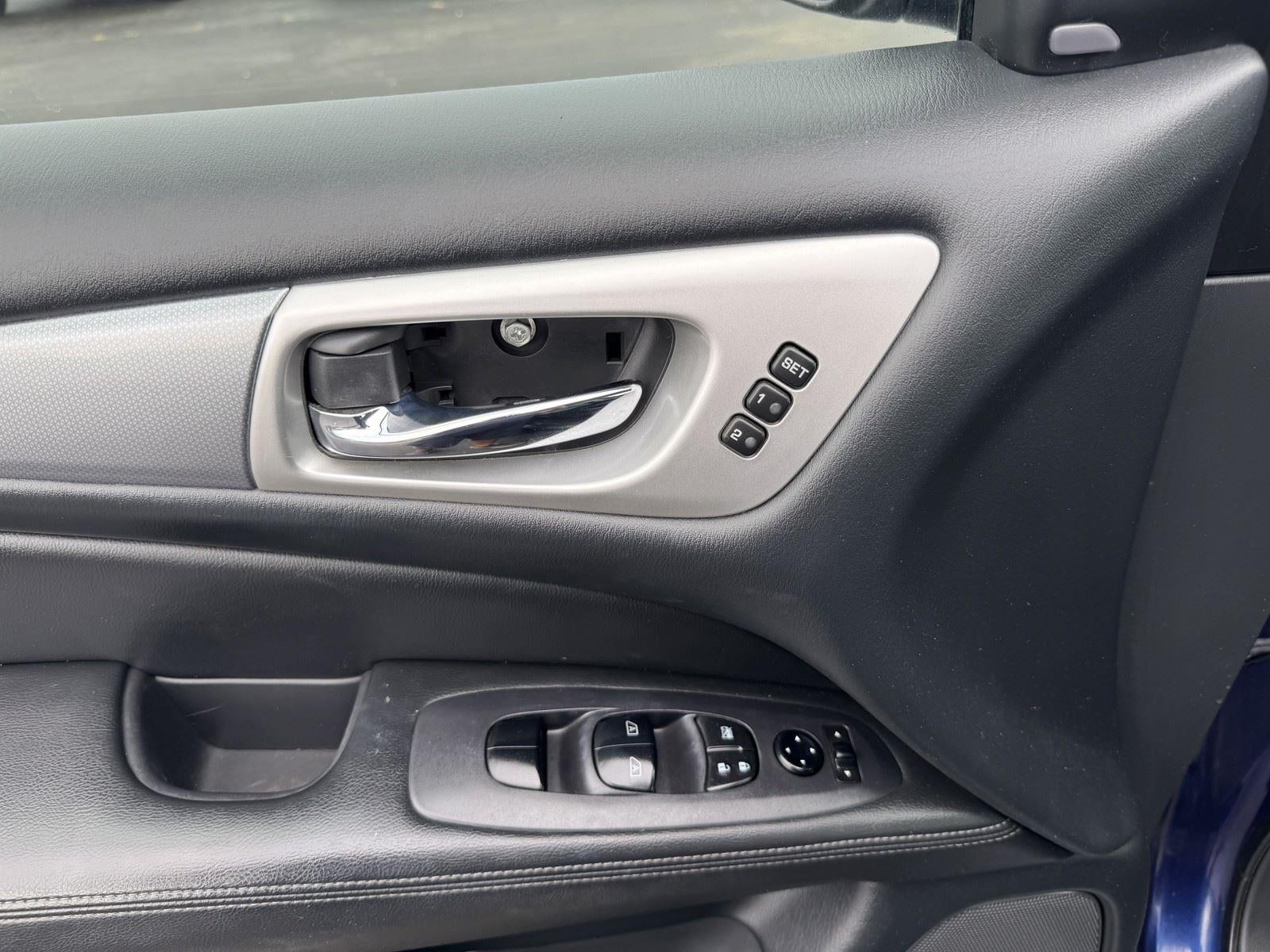 2020 Nissan Pathfinder SL
