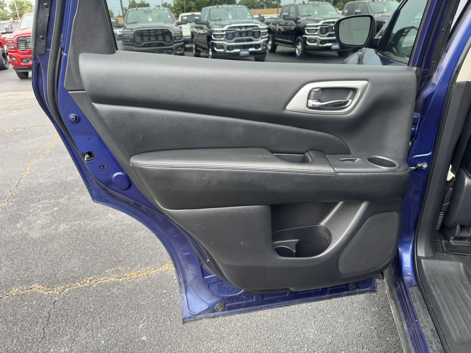 2020 Nissan Pathfinder SL