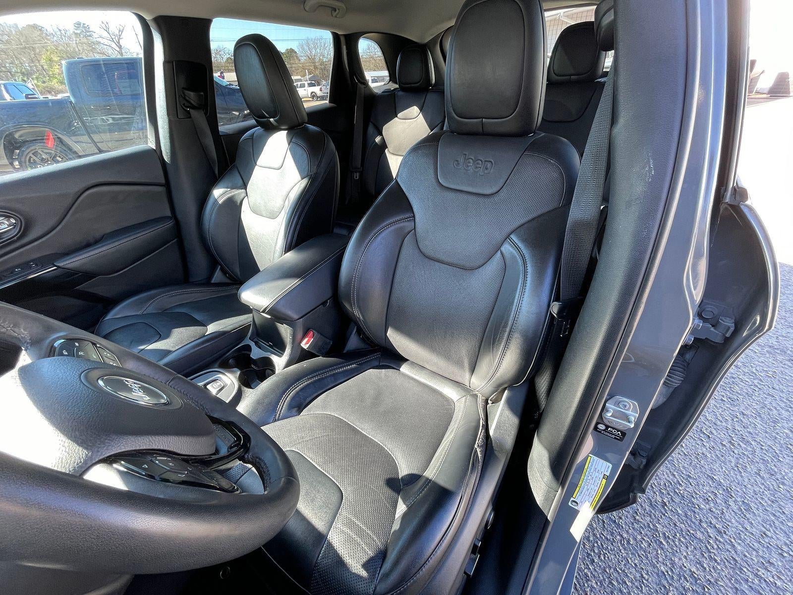 2023 Jeep Cherokee Altitude Lux