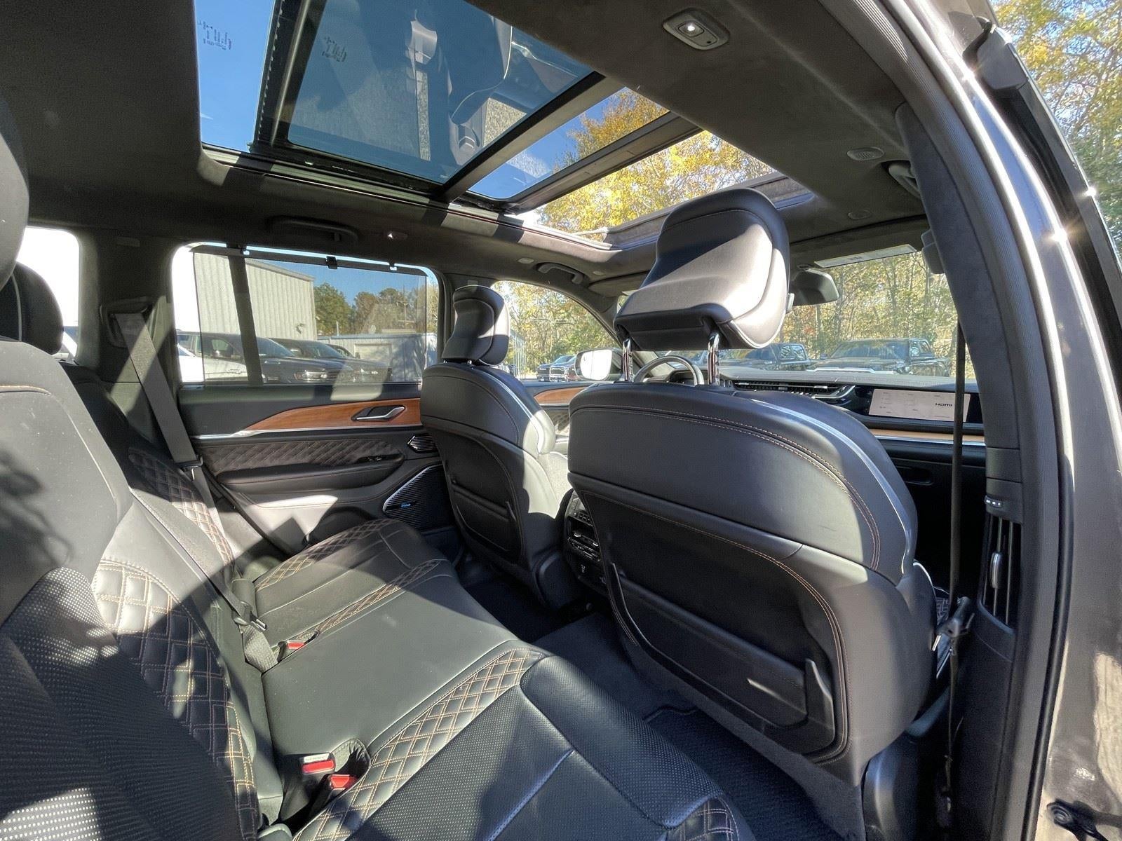 2022 Jeep Grand Cherokee Summit Reserve