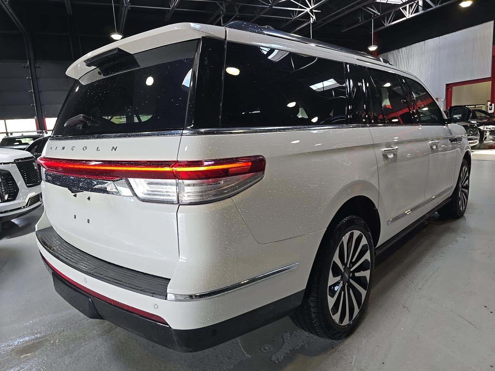 2023 Lincoln Navigator L Reserve