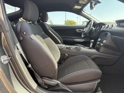 2016 Ford Mustang V6