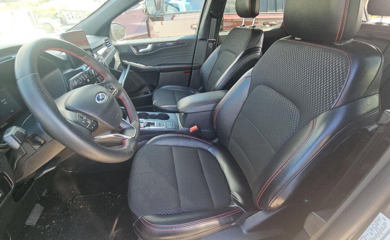 2025 Ford Escape ST-Line Select