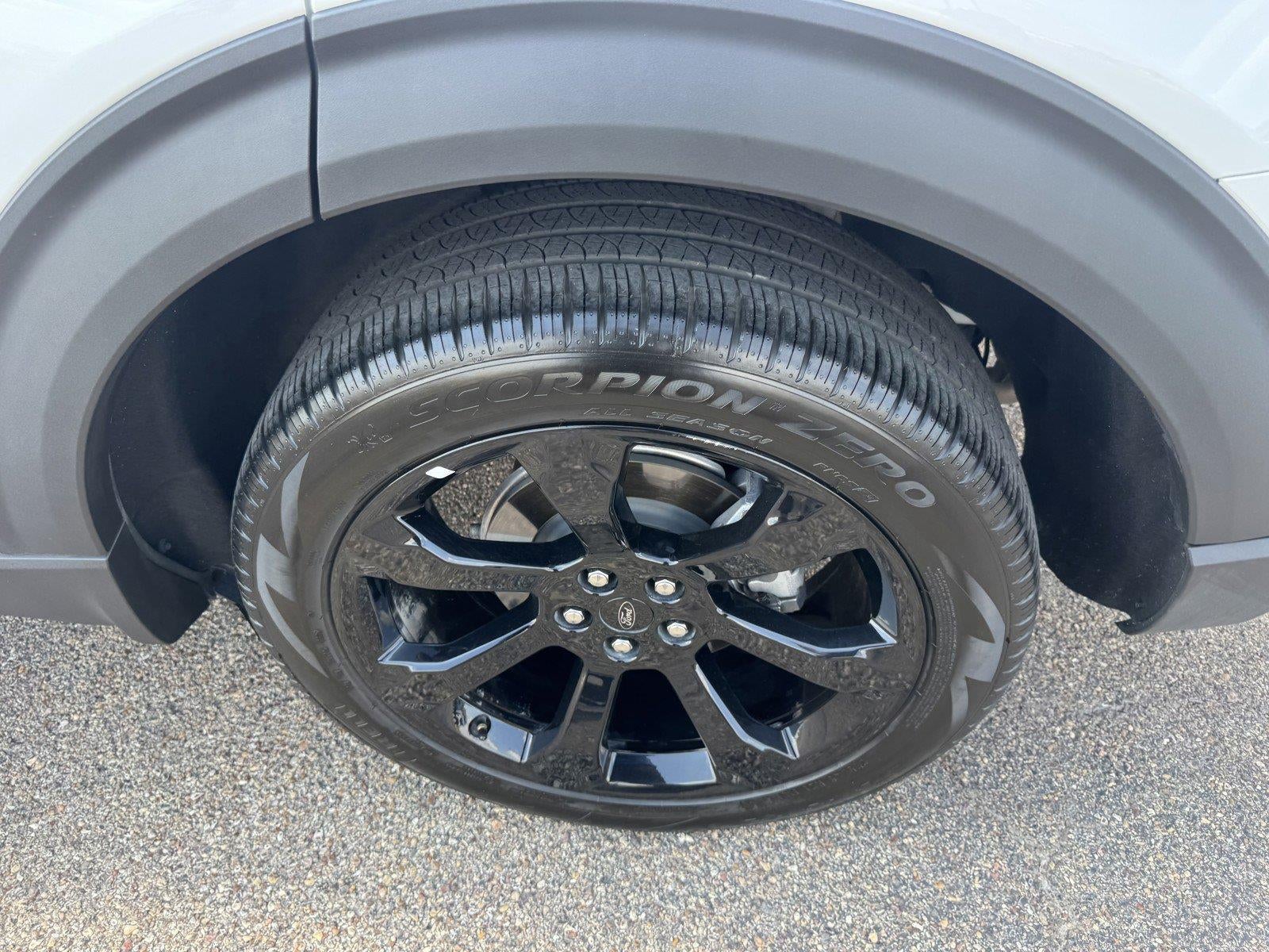 2024 Ford Explorer ST-Line