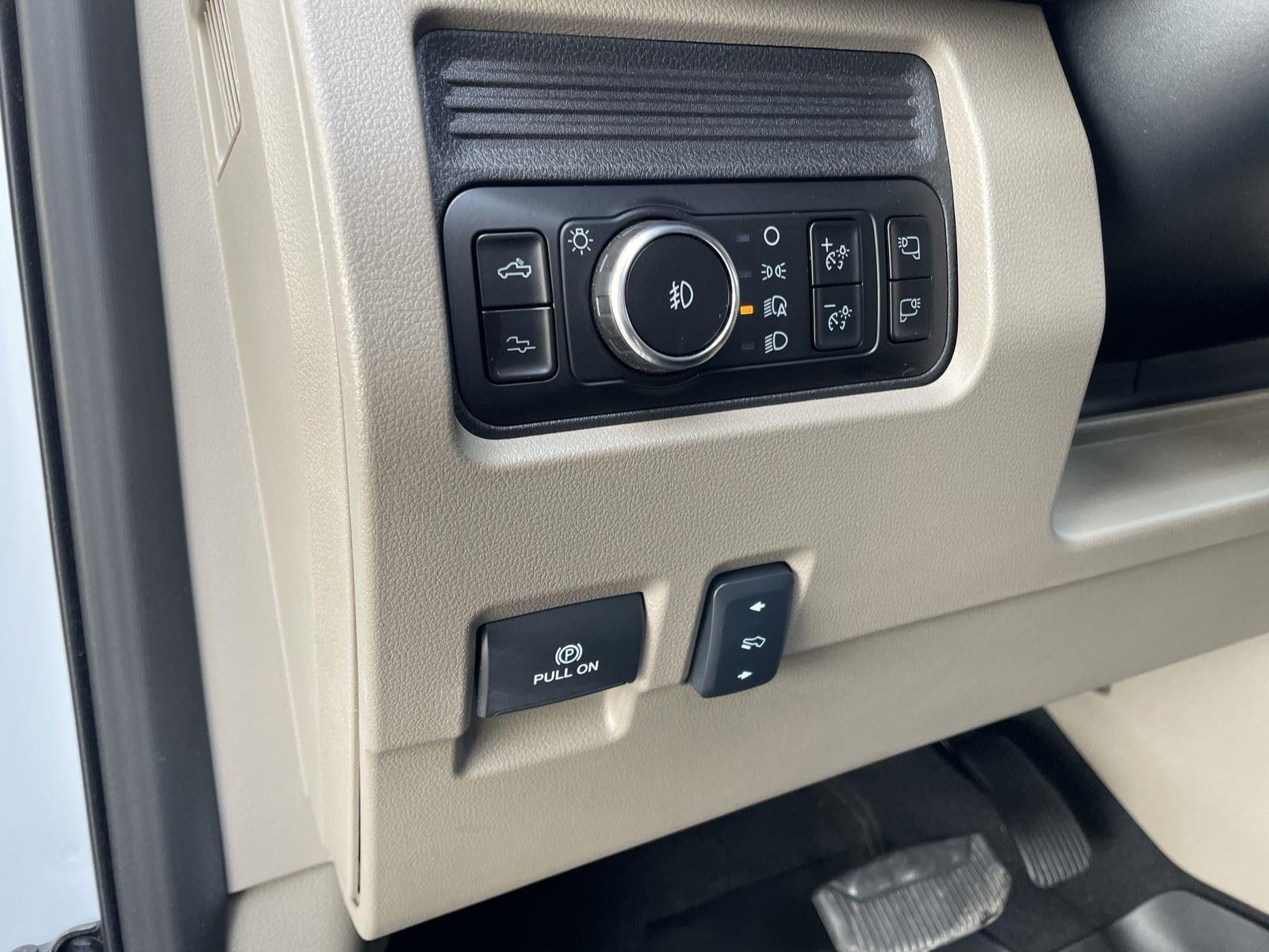 2025 Ford Super Duty F-450 DRW Platinum