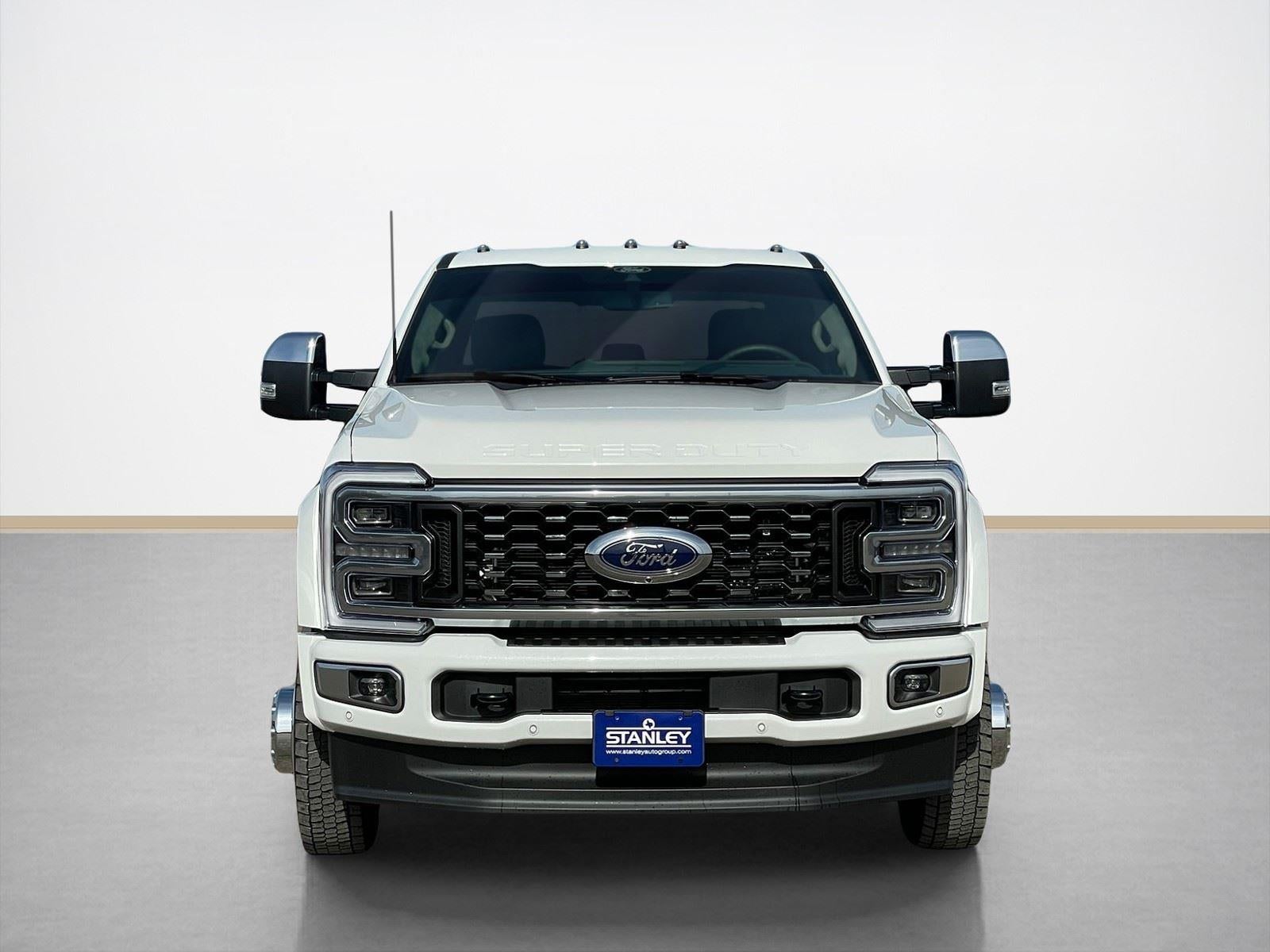 2025 Ford Super Duty F-450 DRW Platinum