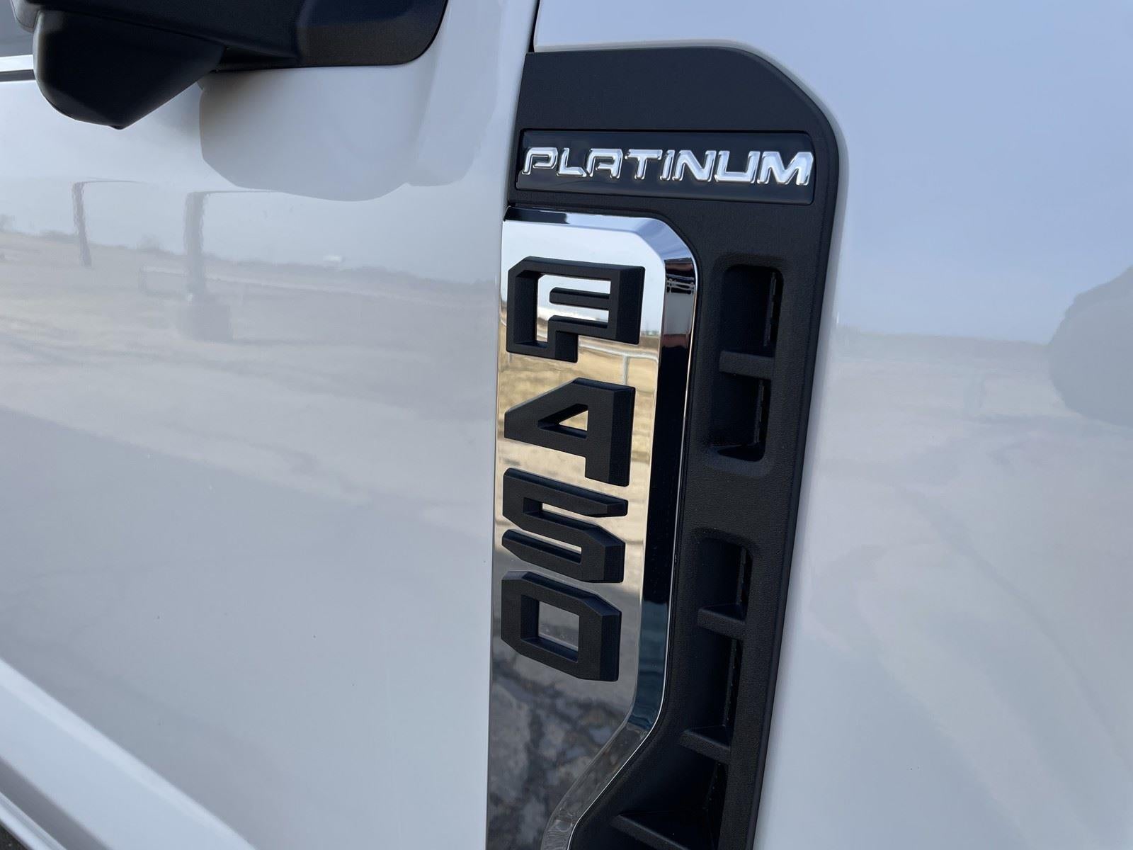 2025 Ford Super Duty F-450 DRW Platinum