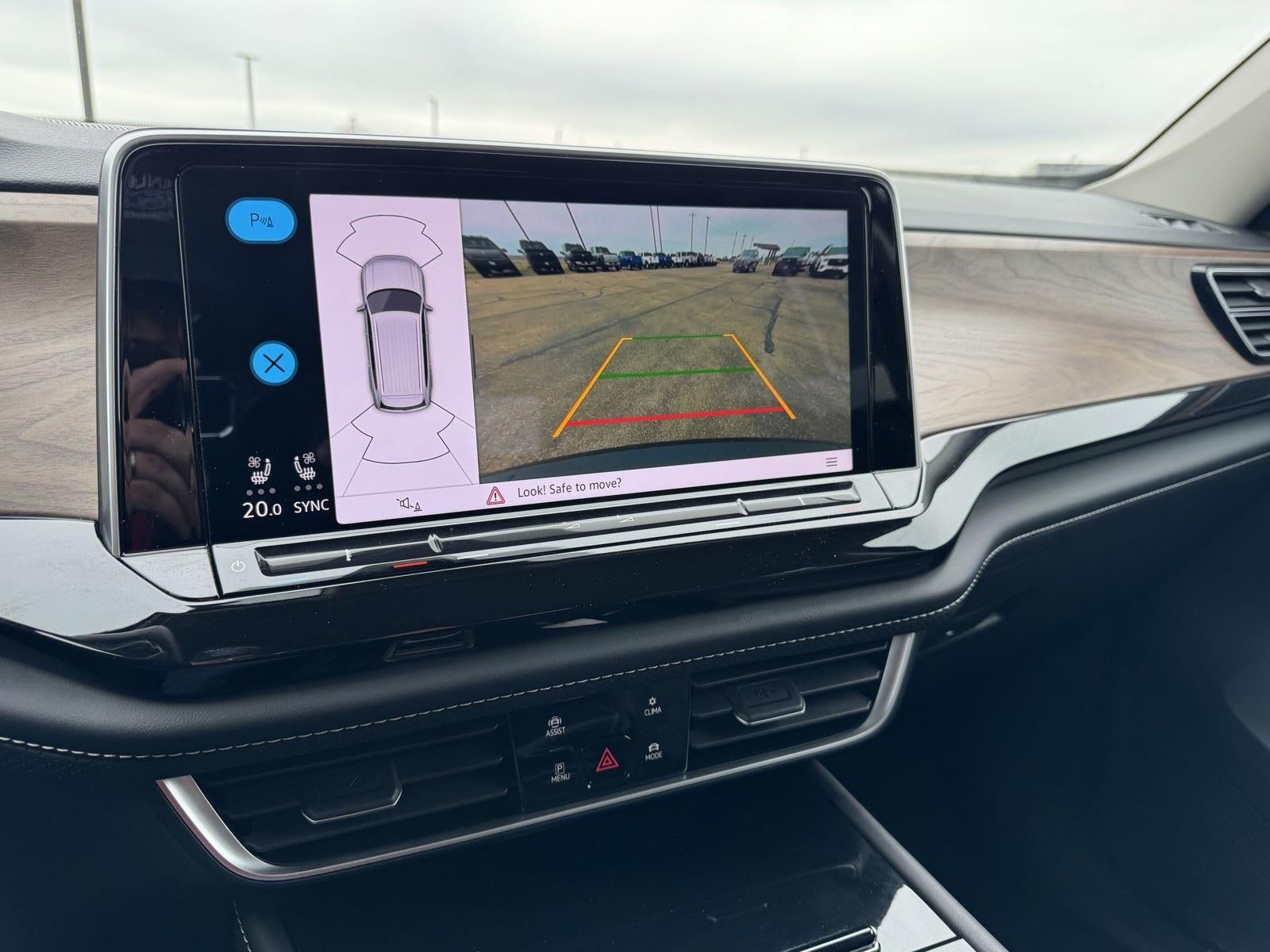 2025 Volkswagen Atlas 2.0T SE w/Technology