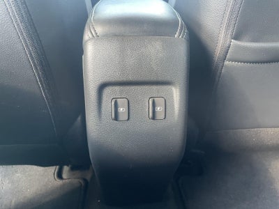 2022 Nissan Kicks SR