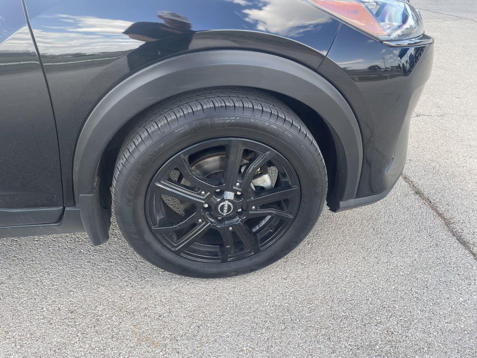 2022 Nissan Kicks SR