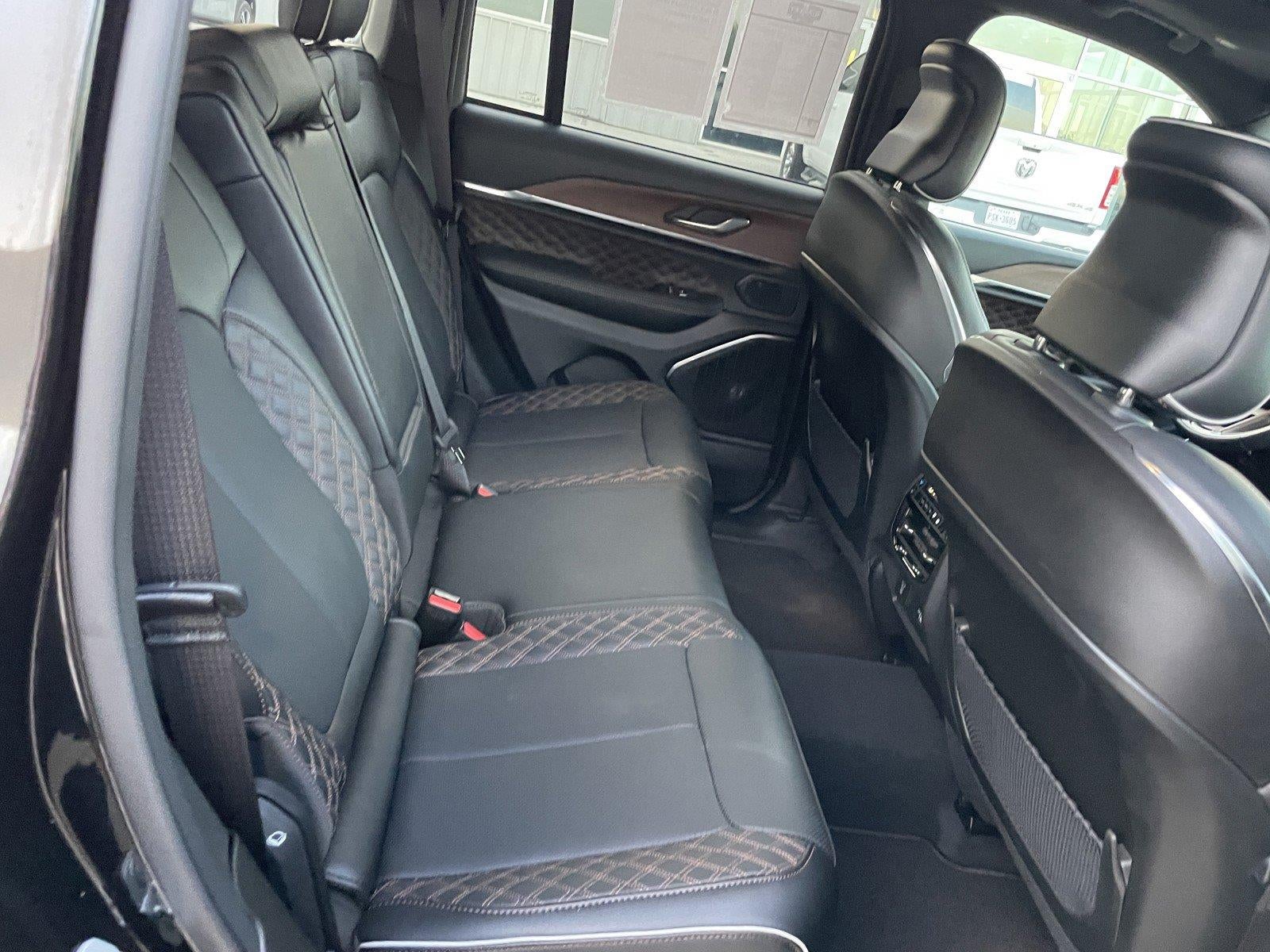 2025 Jeep Grand Cherokee Summit