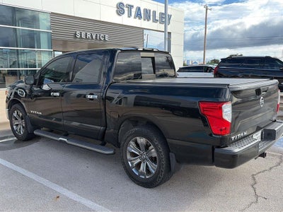 2017 Nissan Titan SV