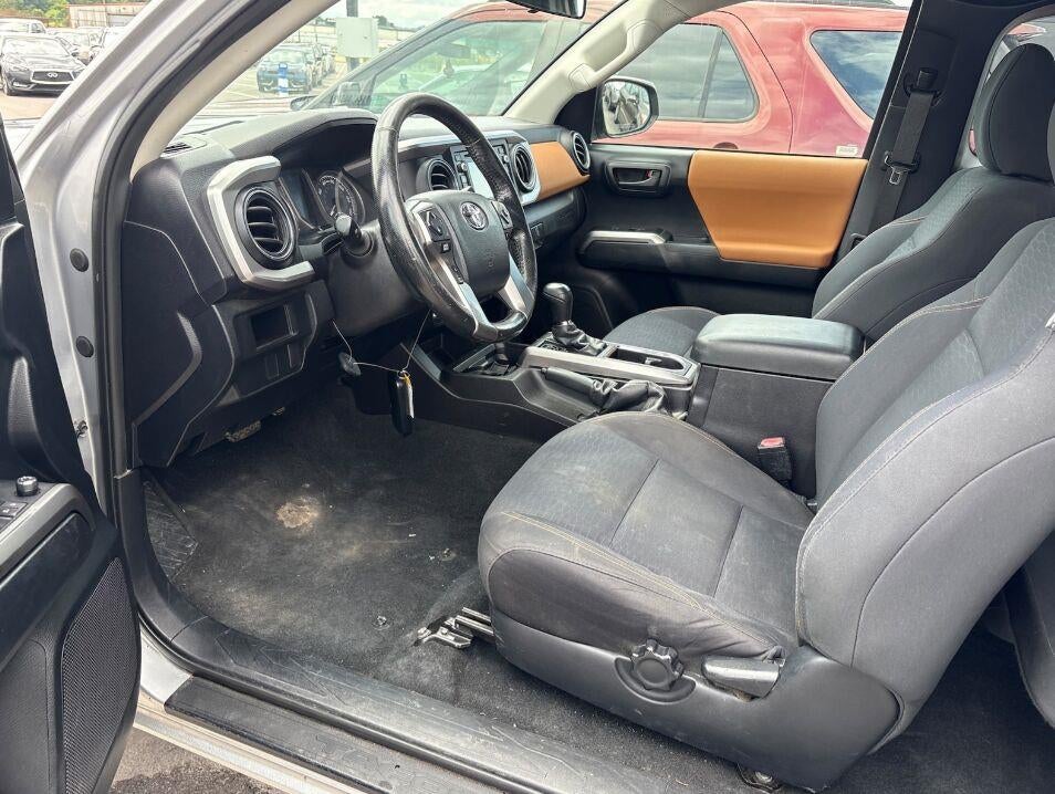 2016 Toyota Tacoma SR5