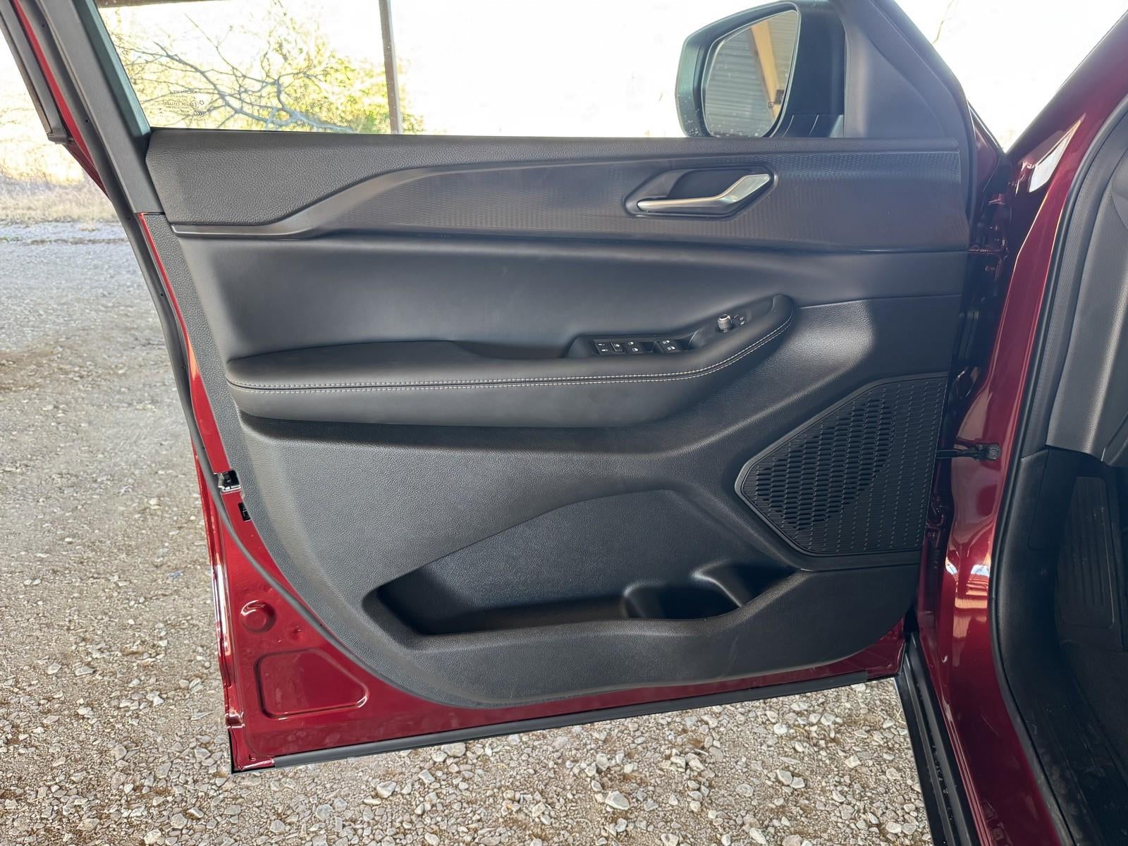 2025 Jeep Grand Cherokee GRAND CHEROKEE LAREDO 4X2