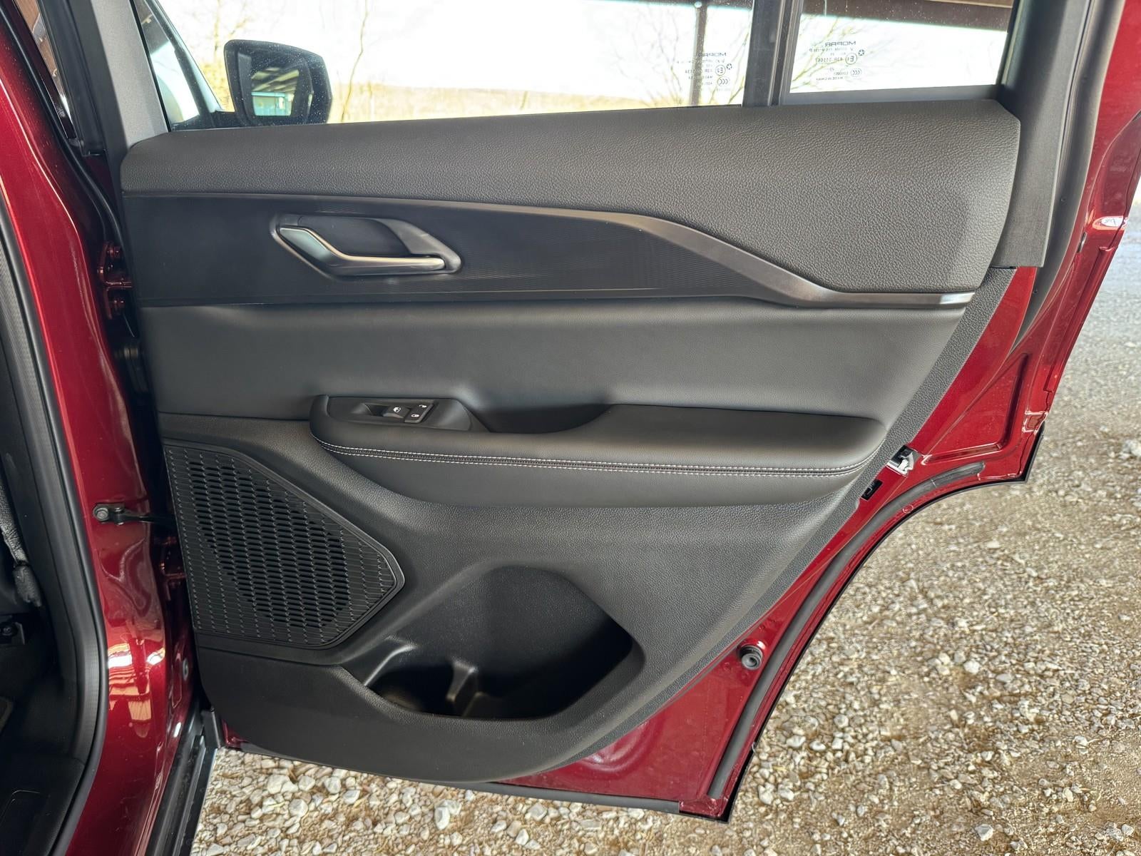 2025 Jeep Grand Cherokee GRAND CHEROKEE LAREDO 4X2