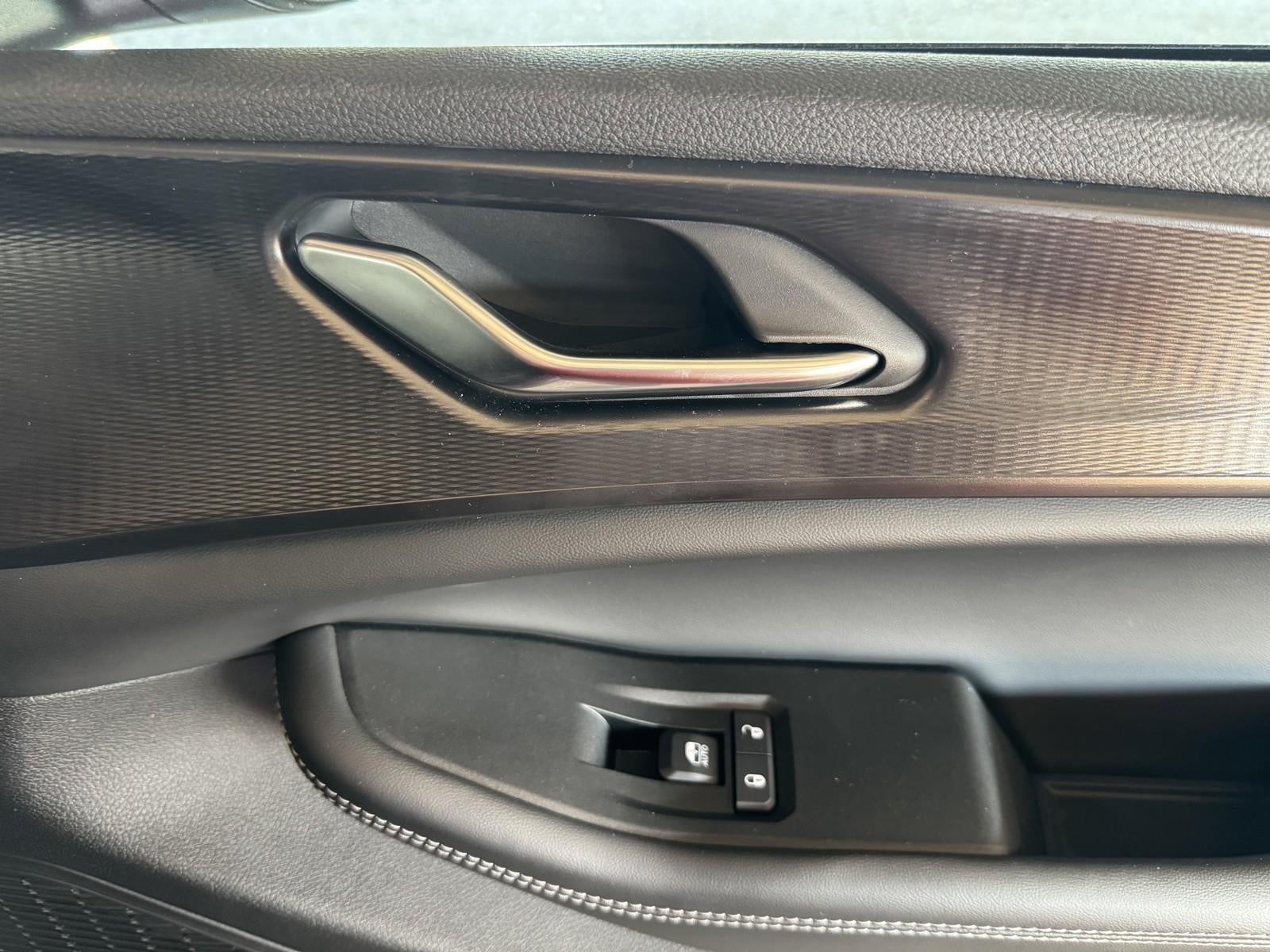 2025 Jeep Grand Cherokee GRAND CHEROKEE LAREDO 4X2