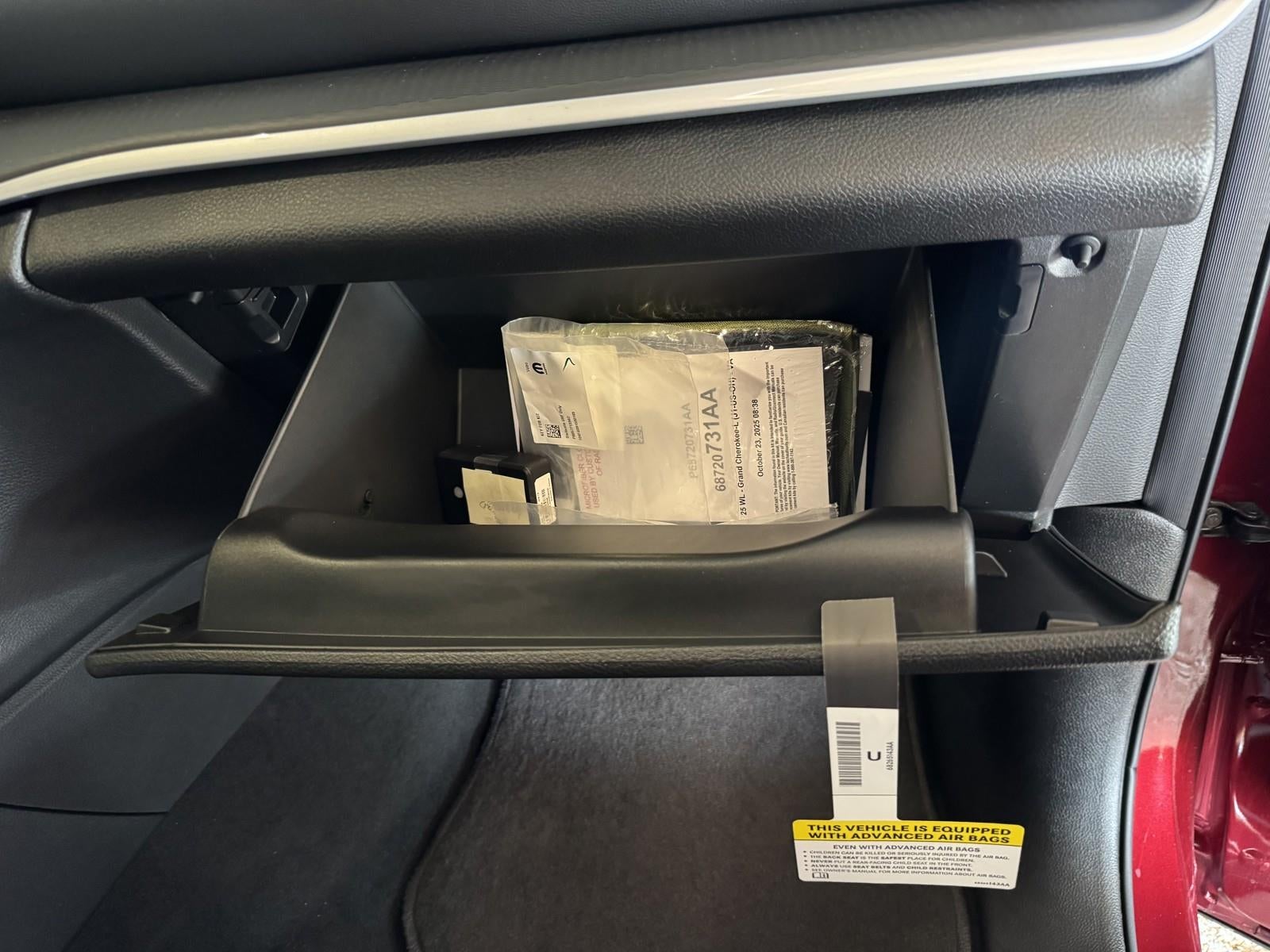 2025 Jeep Grand Cherokee GRAND CHEROKEE LAREDO 4X2