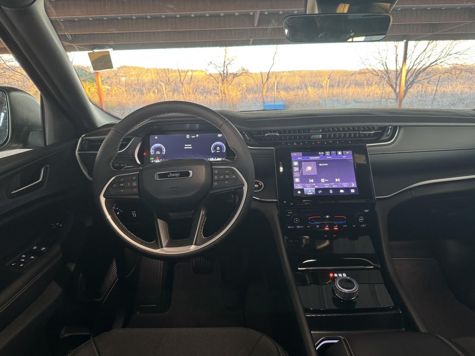 2025 Jeep Grand Cherokee GRAND CHEROKEE LAREDO 4X2