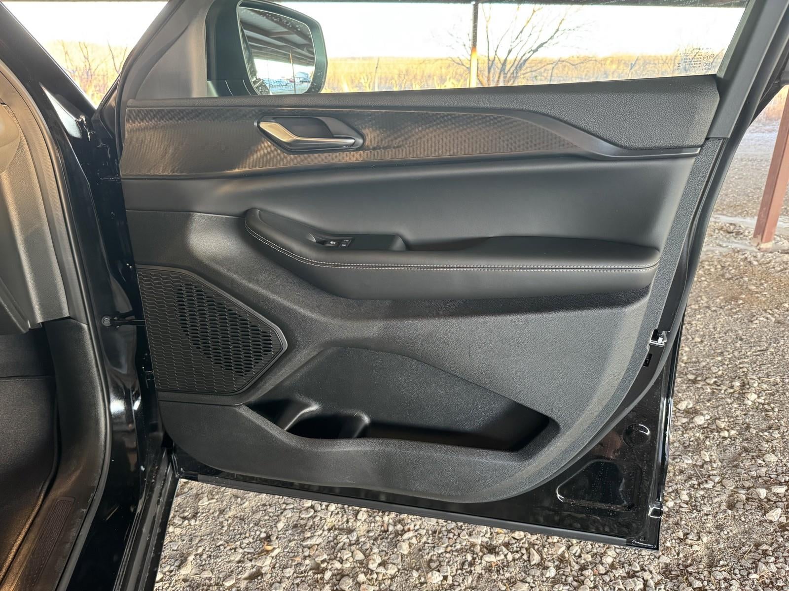 2025 Jeep Grand Cherokee GRAND CHEROKEE LAREDO 4X2