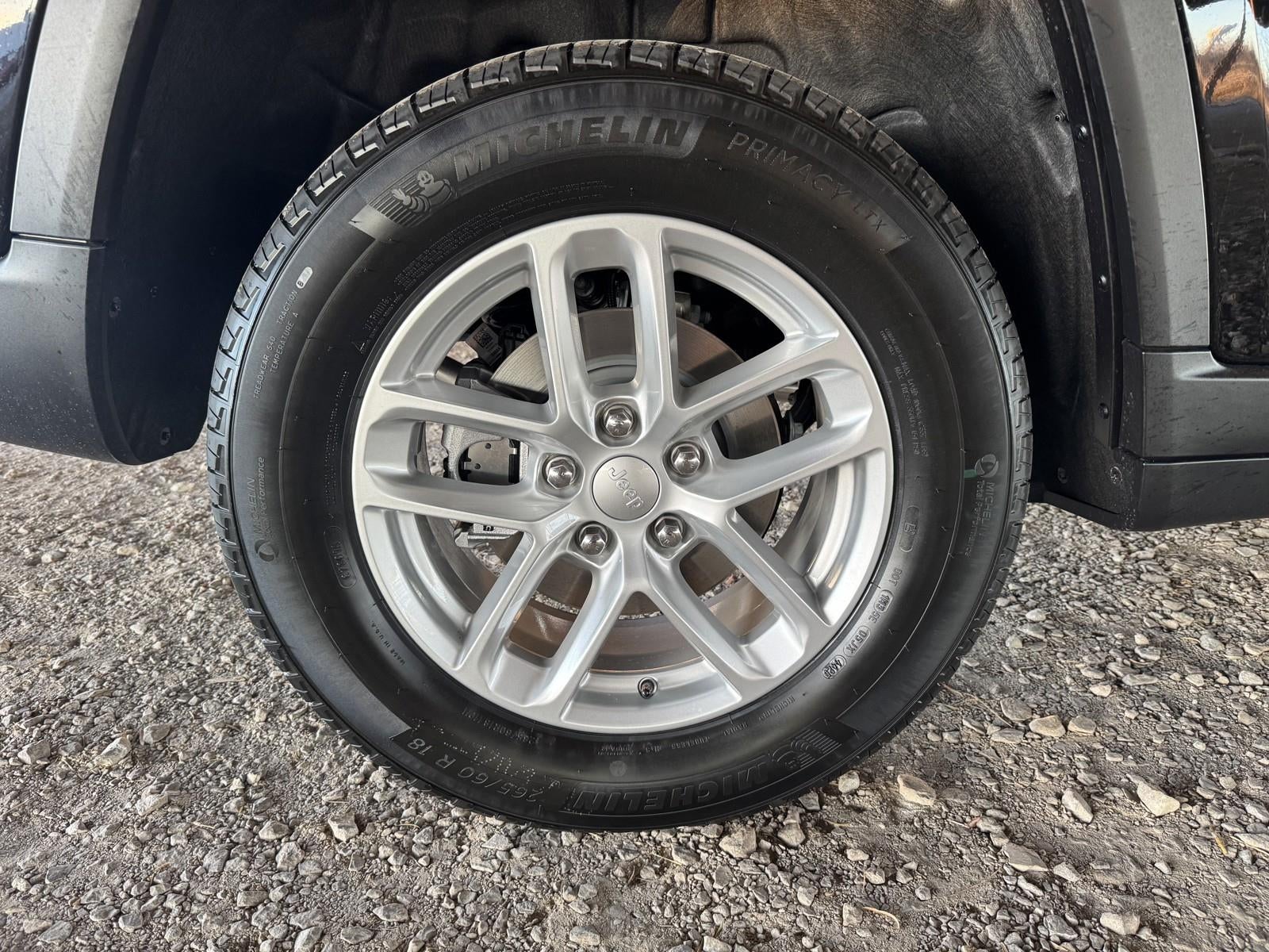 2025 Jeep Grand Cherokee GRAND CHEROKEE LAREDO 4X2