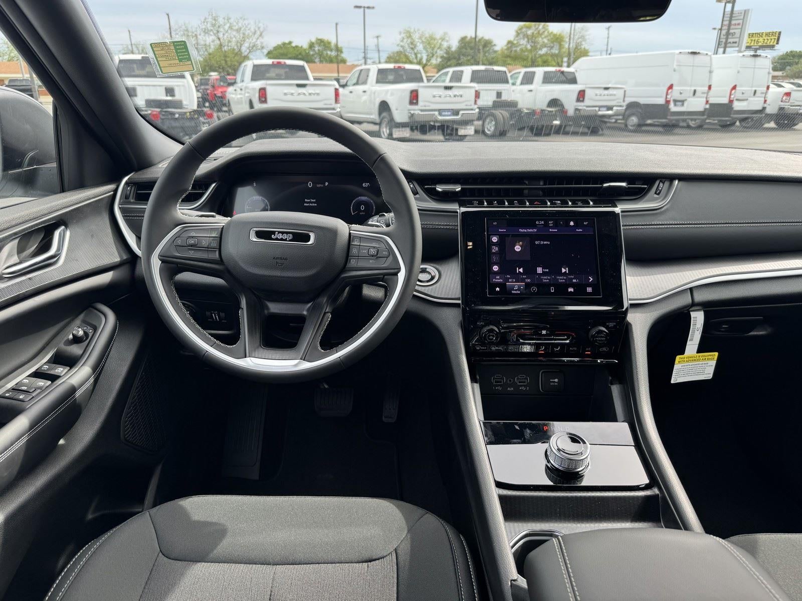 2026 Jeep Grand Cherokee GRAND CHEROKEE LAREDO 4X2