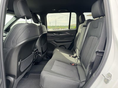 2026 Jeep Grand Cherokee GRAND CHEROKEE LAREDO 4X2