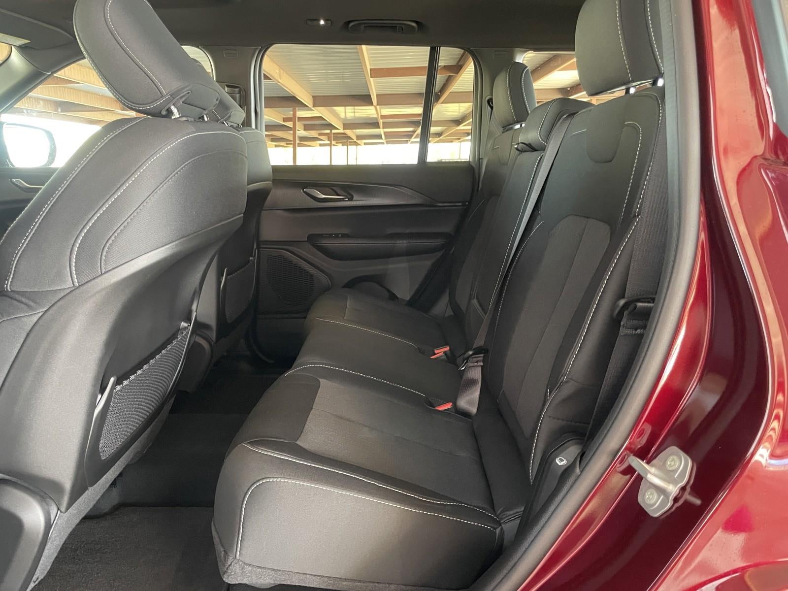 2025 Jeep Grand Cherokee GRAND CHEROKEE LAREDO X 4X2