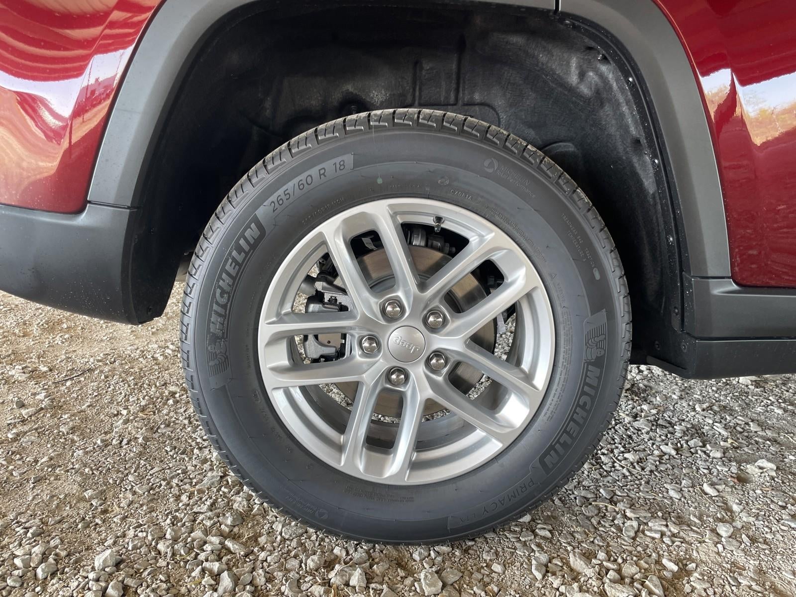 2025 Jeep Grand Cherokee GRAND CHEROKEE LAREDO X 4X2