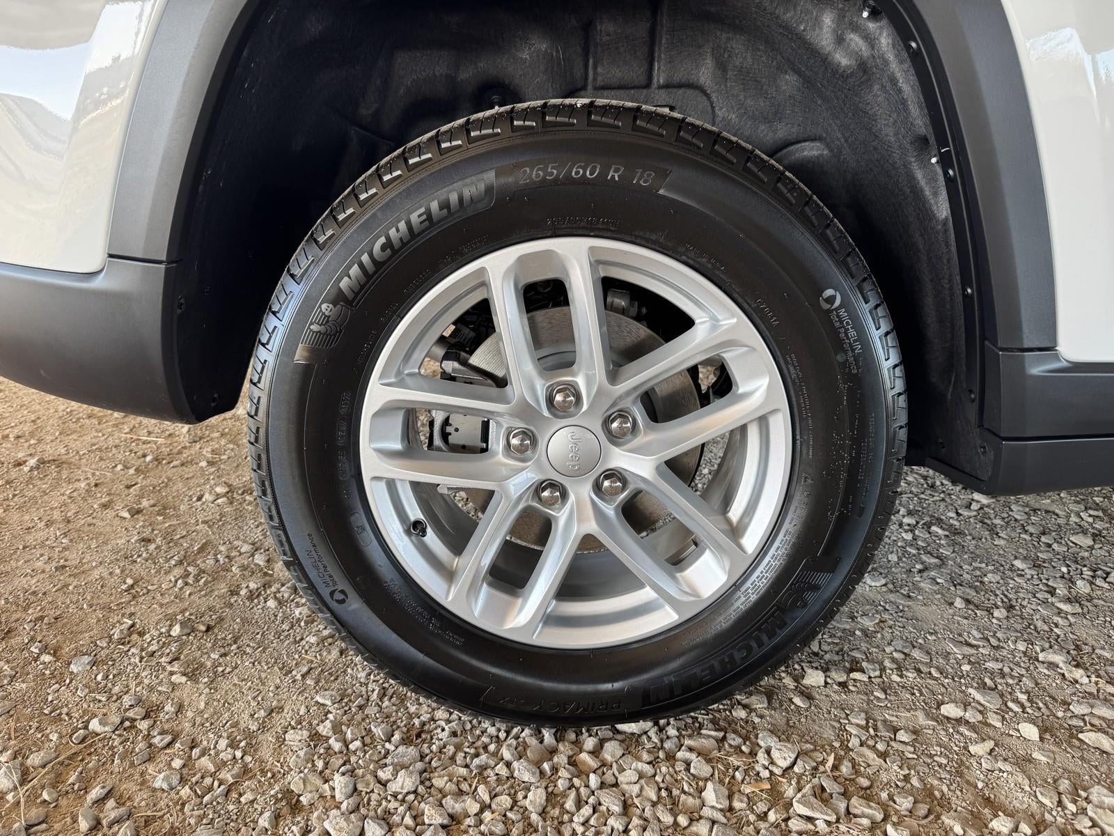 2026 Jeep Grand Cherokee GRAND CHEROKEE LAREDO X 4X2