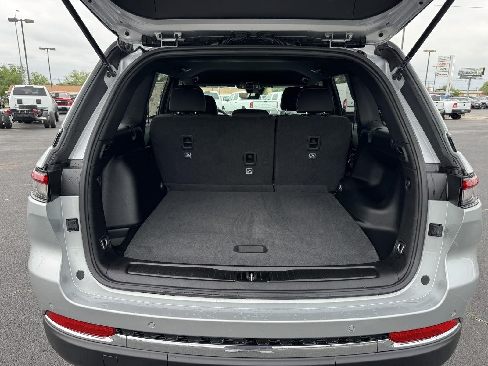 2026 Jeep Grand Cherokee GRAND CHEROKEE LAREDO 4X2