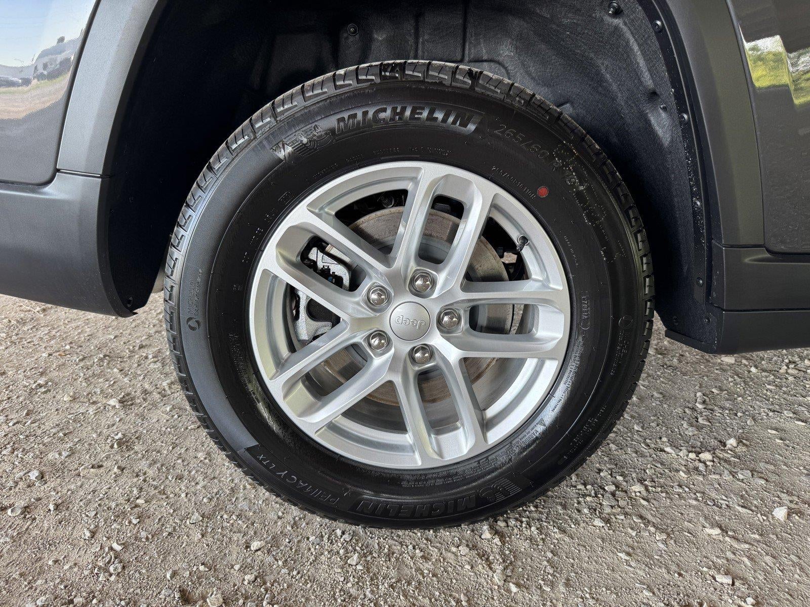 2026 Jeep Grand Cherokee GRAND CHEROKEE L LAREDO X 4X2