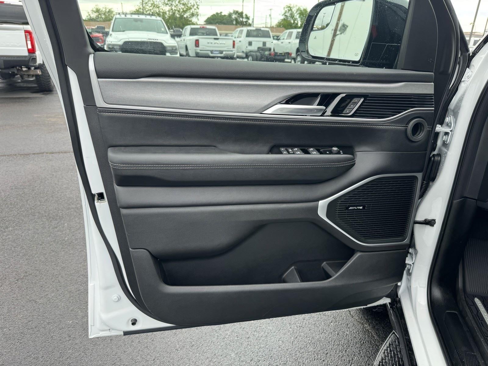 2026 Jeep Grand Wagoneer GRAND WAGONEER UPLAND 4X4