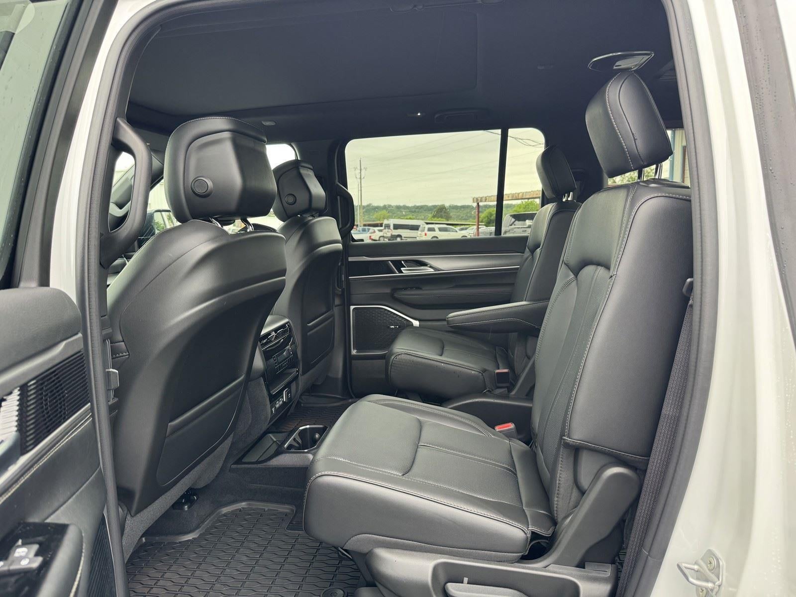 2026 Jeep Grand Wagoneer GRAND WAGONEER UPLAND 4X4