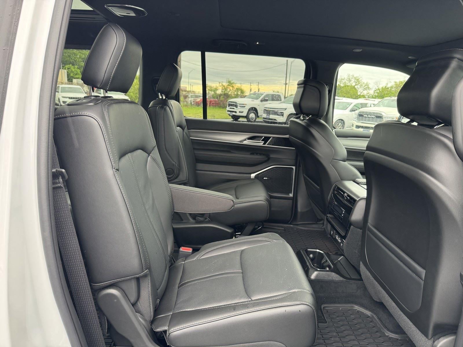 2026 Jeep Grand Wagoneer GRAND WAGONEER UPLAND 4X4