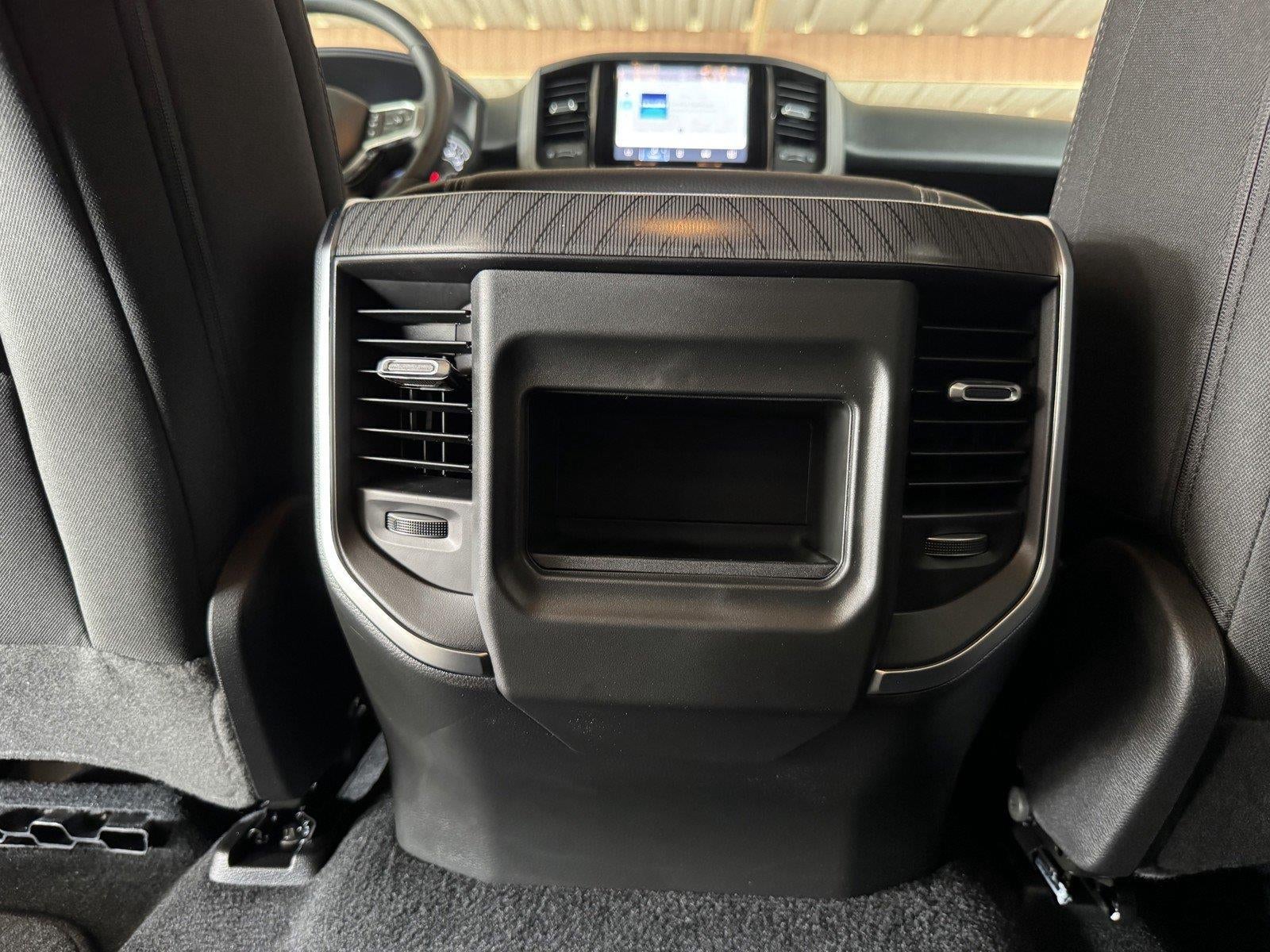 2027 RAM Ram 1500 RAM 1500 EXPRESS CREW CAB 4X4 5'7' BOX