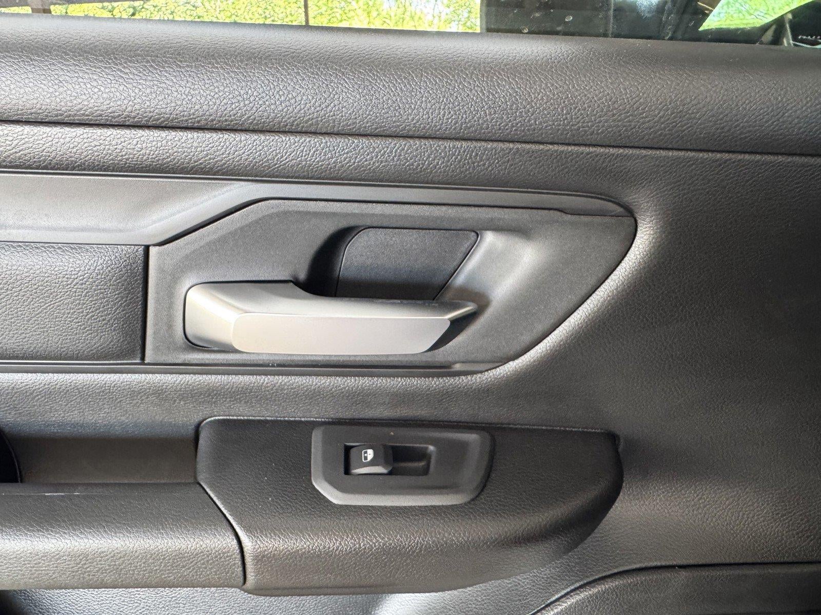 2026 RAM 1500 RAM 1500 TRADESMAN CREW CAB 4X4 5'7' BOX
