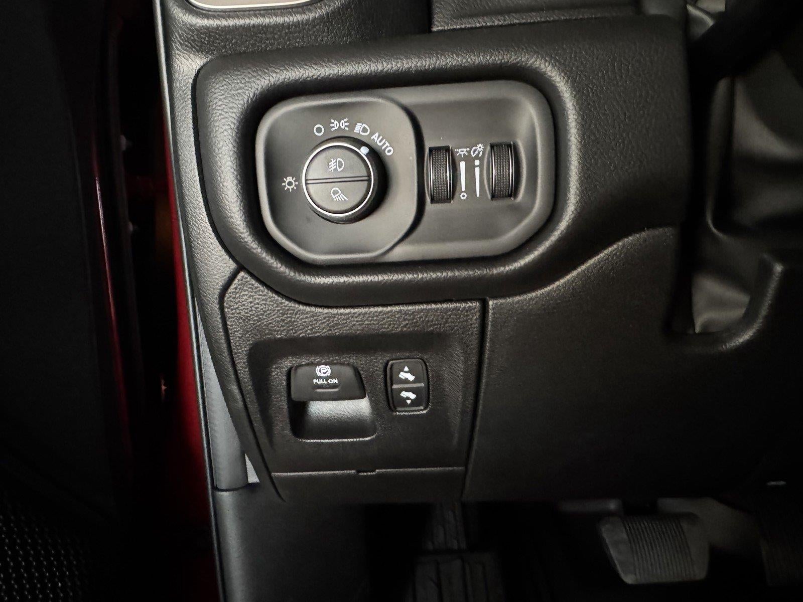 2026 RAM 1500 RAM 1500 LONE STAR CREW CAB 4X4 5'7' BOX