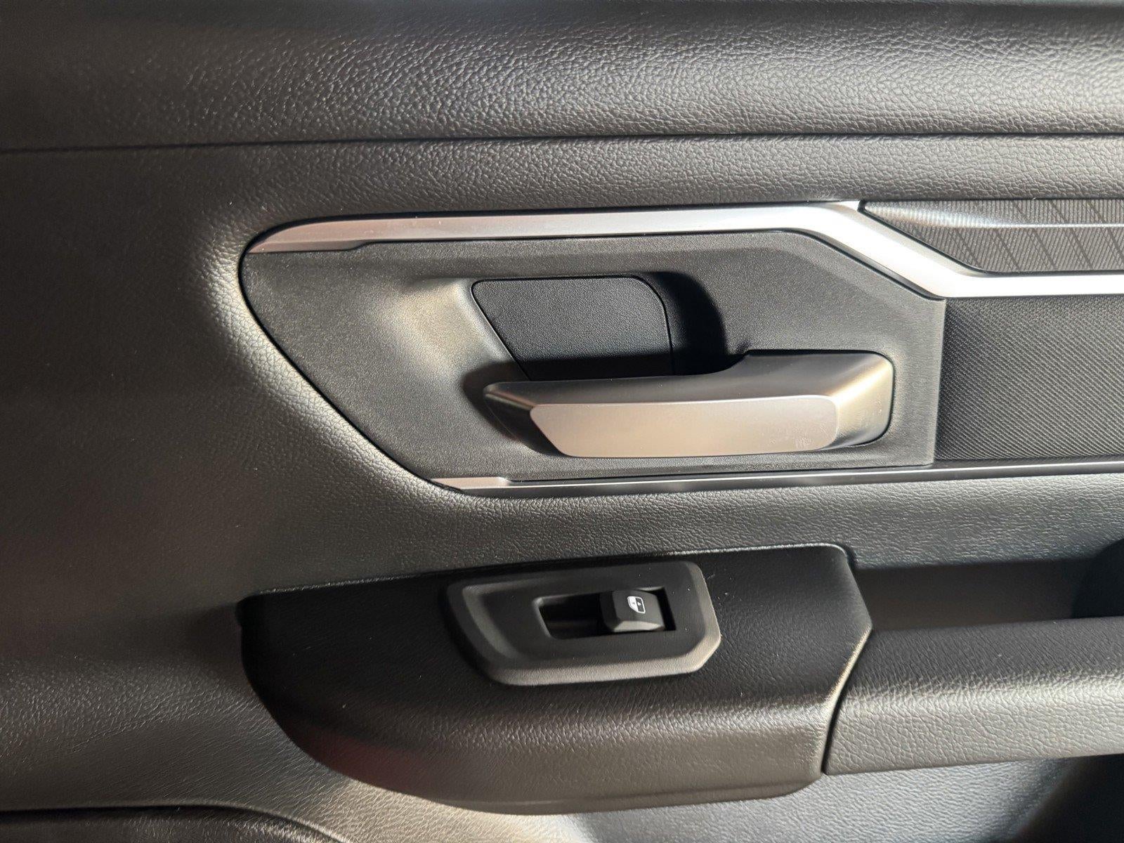 2026 RAM 1500 RAM 1500 LONE STAR CREW CAB 4X4 5'7' BOX