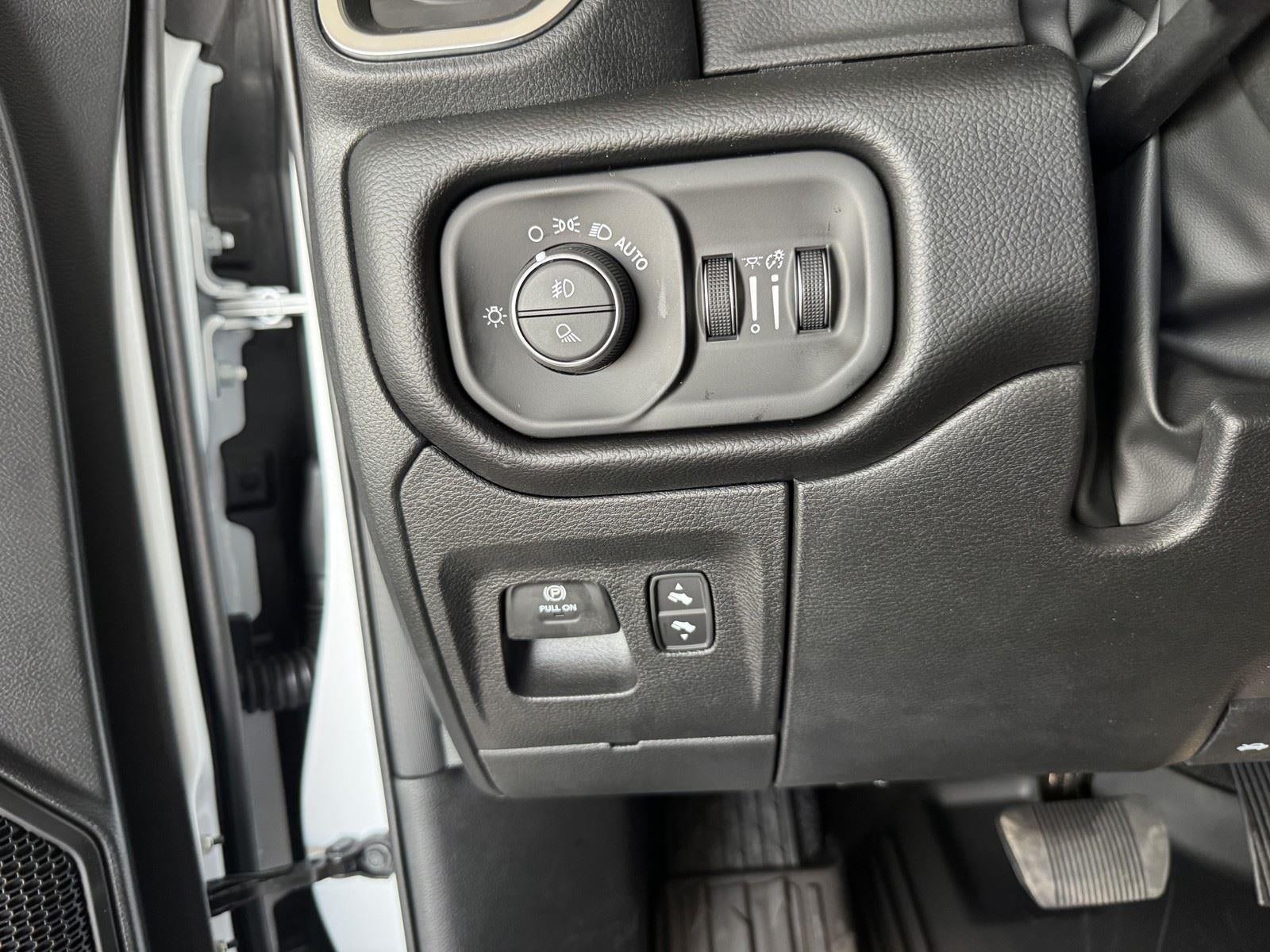 2026 RAM Ram 1500 RAM 1500 LONE STAR CREW CAB 4X4 5'7' BOX
