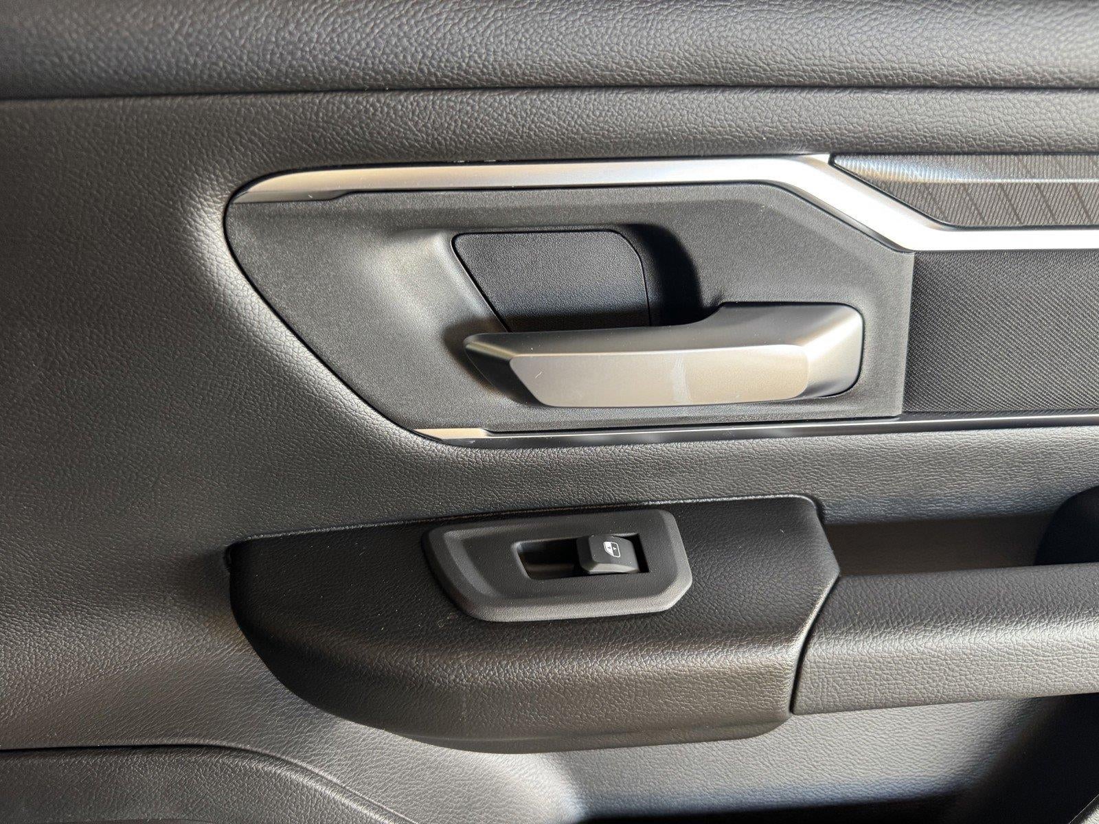 2026 RAM 1500 RAM 1500 LONE STAR CREW CAB 4X4 5'7' BOX