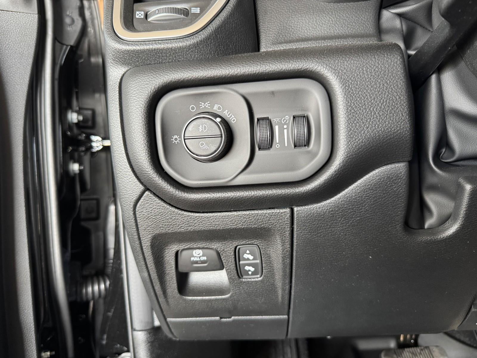 2026 RAM Ram 1500 RAM 1500 LONE STAR CREW CAB 4X4 5'7' BOX