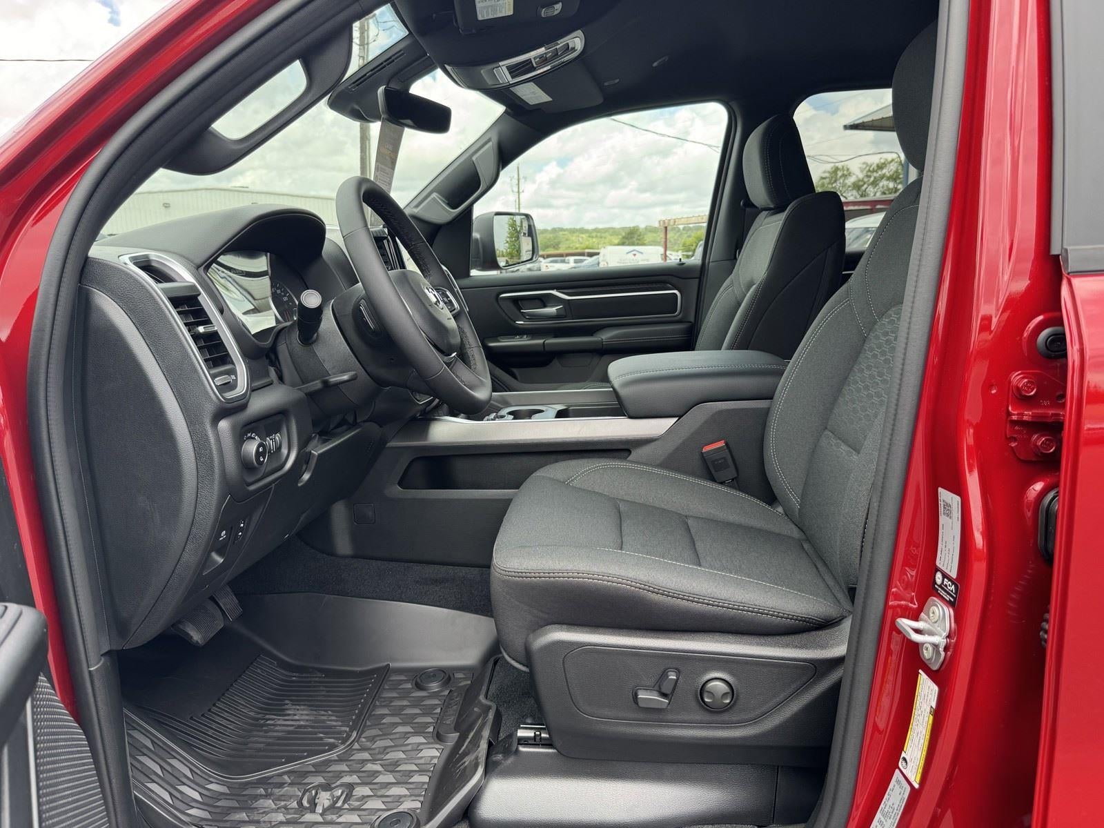 2026 RAM Ram 1500 RAM 1500 LONE STAR CREW CAB 4X4 5'7' BOX