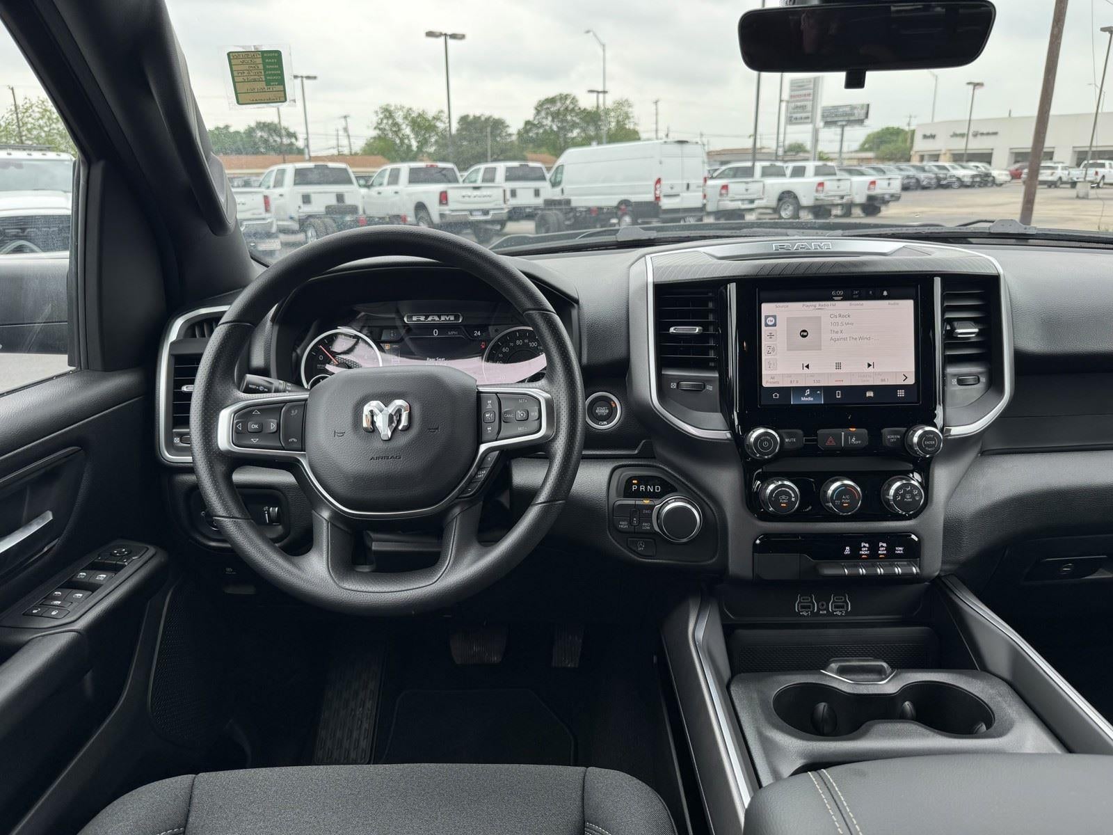 2026 RAM Ram 1500 RAM 1500 EXPRESS CREW CAB 4X4 5'7' BOX