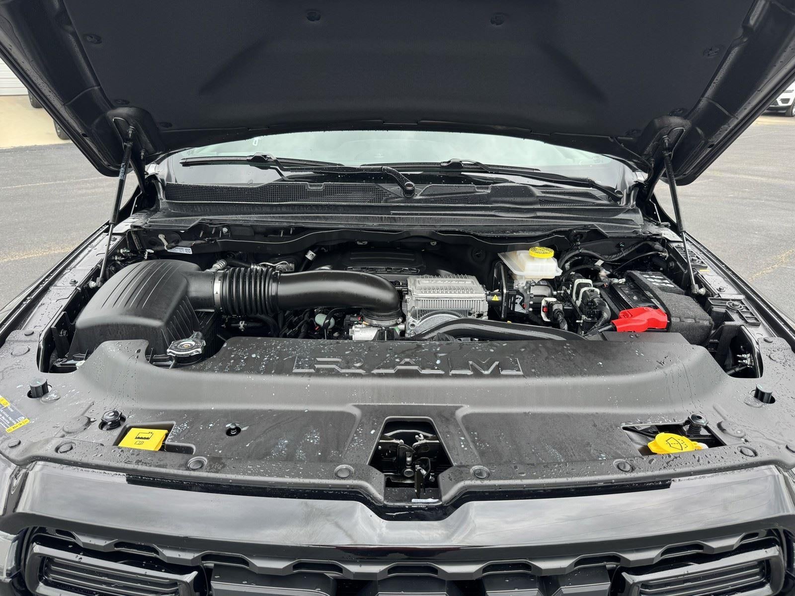 2026 RAM Ram 1500 RAM 1500 EXPRESS CREW CAB 4X4 5'7' BOX