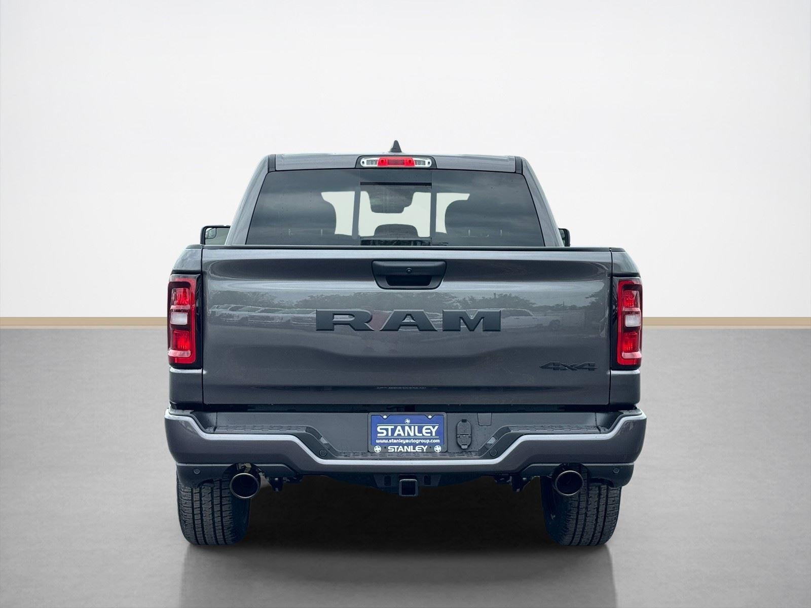 2026 RAM Ram 1500 RAM 1500 EXPRESS CREW CAB 4X4 5'7' BOX